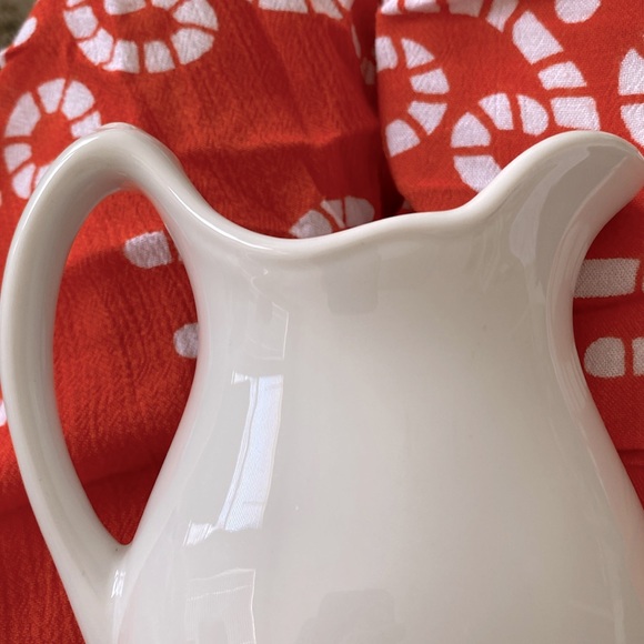 Vintage White creamer/jug. Made by Jackson China, Falls Creek,PA. In great shape - Picture 5 of 10